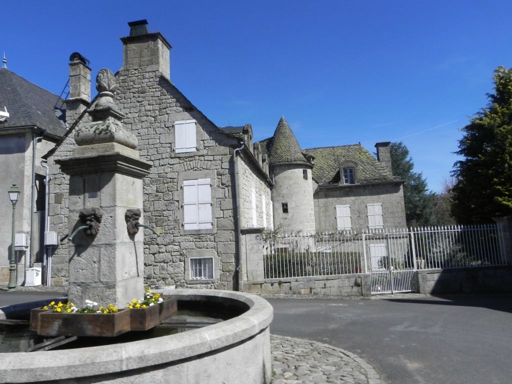 Camping Frankrijk Auvergne : Village de caractère, venez passer vos vacances à la découverte du Cantal.