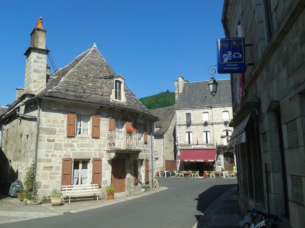 Campsite France Auvergne : Petit village typique du Cantal, au coeur du parc des Volcans d'Auvergne