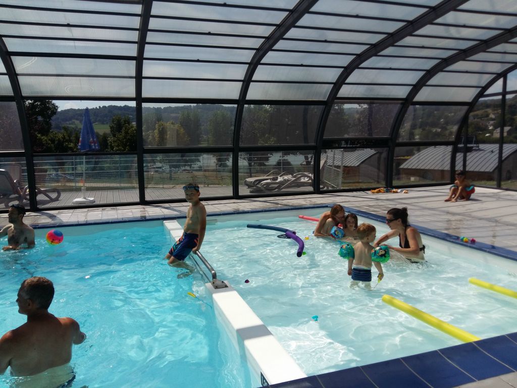 VILLAGE VACANCES DU LAC DE MENET ****, La pataugeoire Campsite France Auvergne : Pour les tous petits, notre piscine dispose d'une pataugeoire adaptée pour eux.