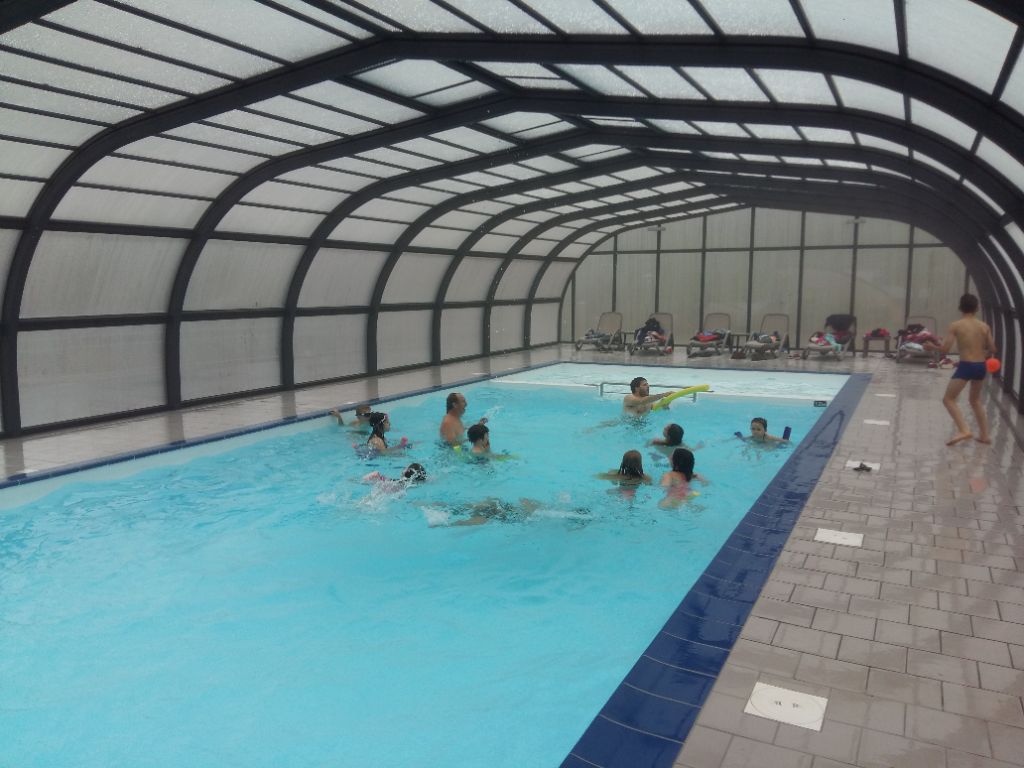 VILLAGE VACANCES DU LAC DE MENET ****, piscine ouverte Avril-Octobre Campsite France Auvergne : Notre piscine couverte en Auvergne est ouverte du mois d'avril au mois d'octobre.